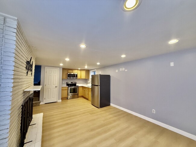 Building Photo - 1871 S 350 E