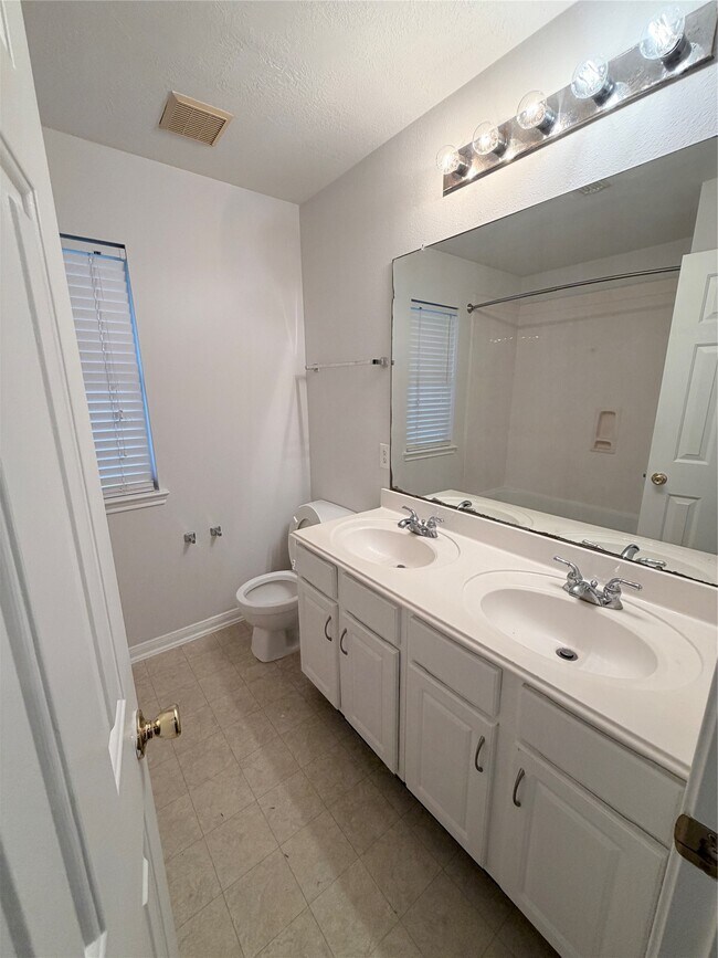 Building Photo - 17407 S Sienna Cove Ln