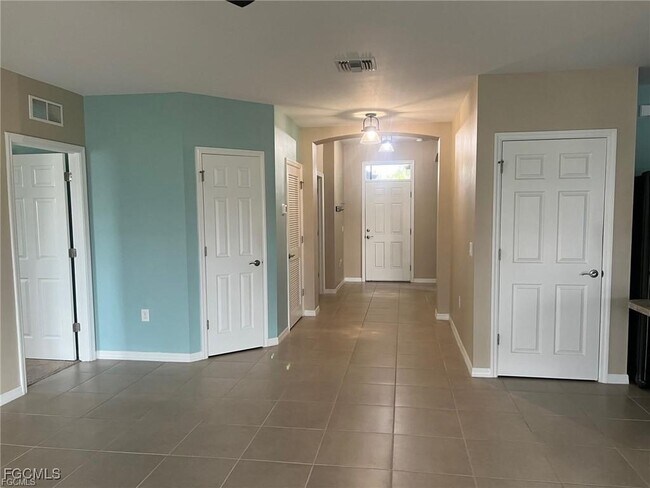 Building Photo - 3500 Acapulco Cir