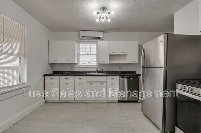 Building Photo - 119 NW 27th St