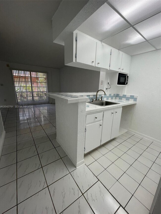 Building Photo - 10832 SW 88th St