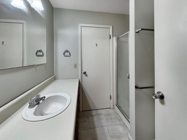 Building Photo - Cozy 2BR/1BA Single Family Home - Pet Friendly!