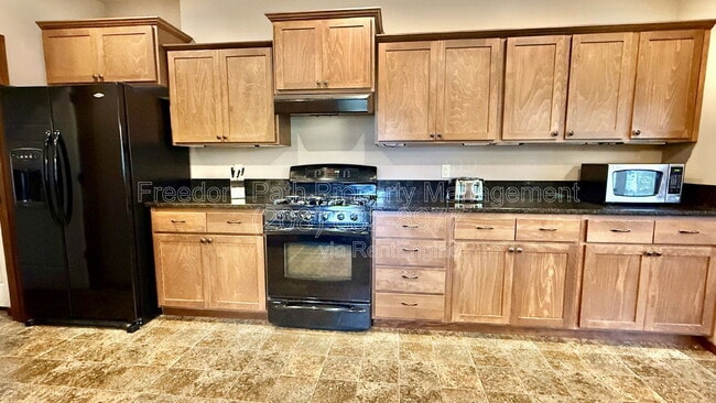 Building Photo - 406 Lundblad Pl
