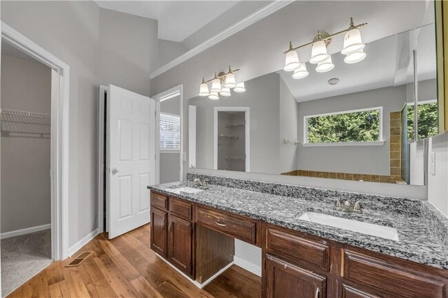 Building Photo - 4890 Evergreen Valley Way