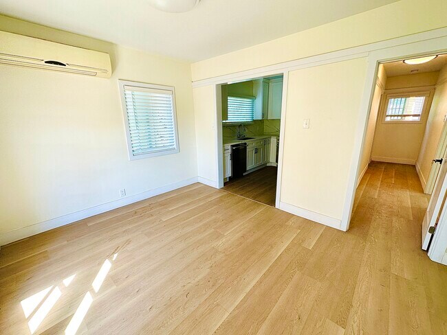 Building Photo - 3821 Elm Ave