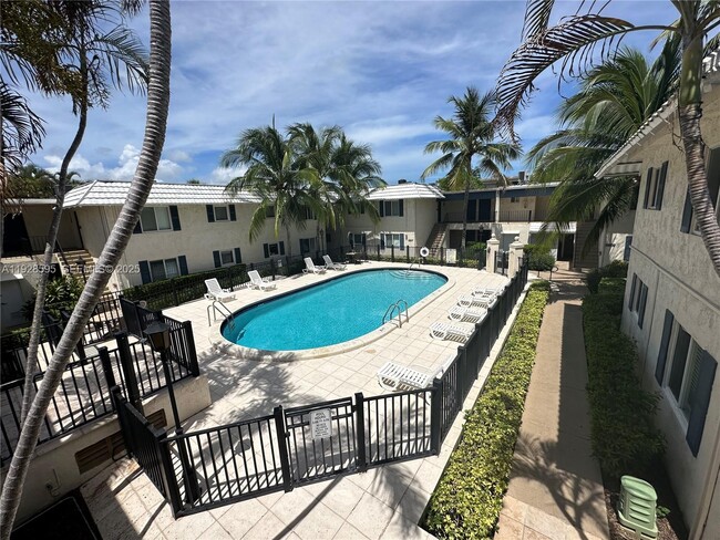 Building Photo - 8603 SW 68th Ct