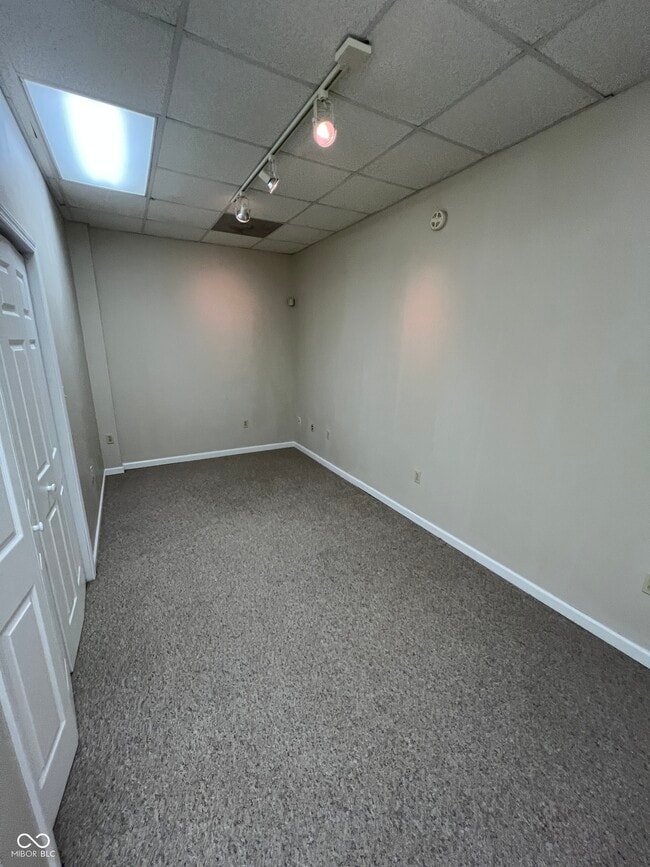 Building Photo - 105 N Main St