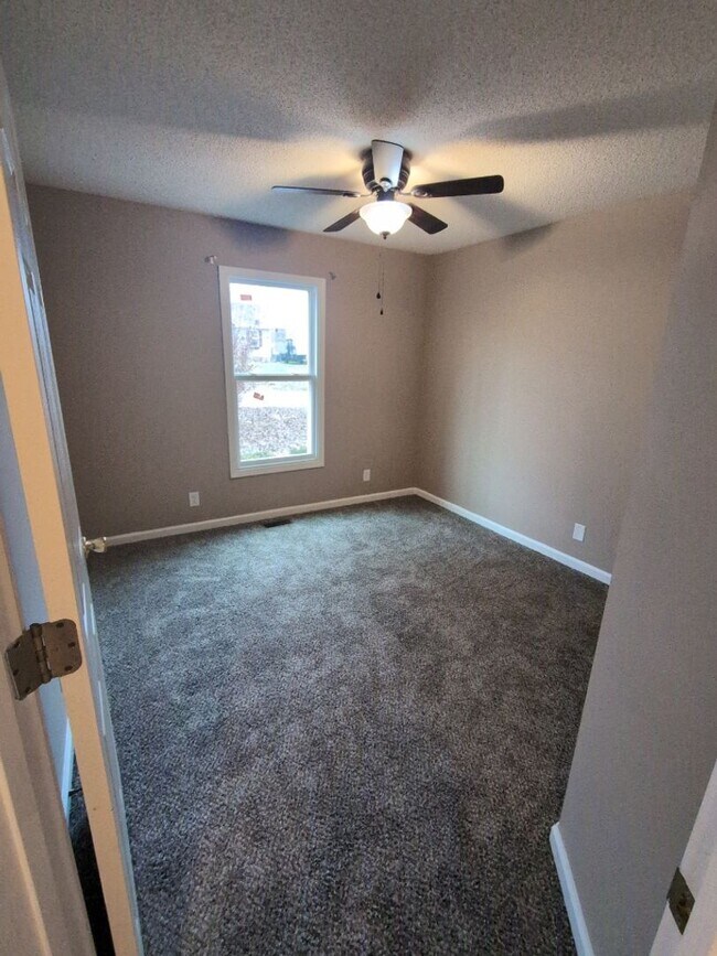 Building Photo - 3218 Tabby Dr