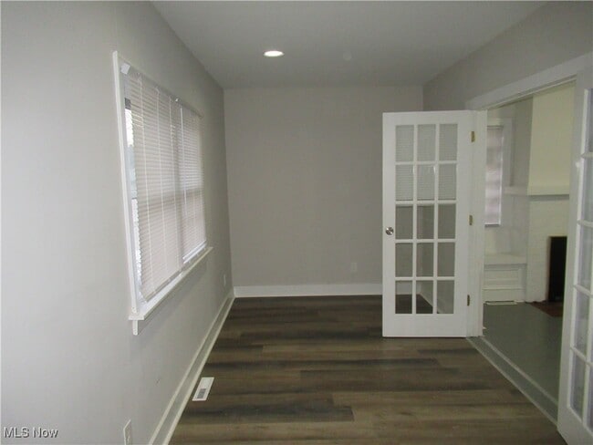 Building Photo - 3754 W 130th St