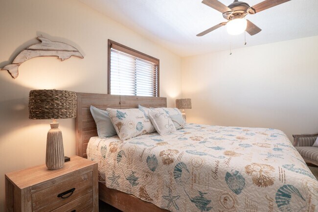Building Photo - PERFECT FURNISHED RENTAL FOR A WINTER AT THE BEACH