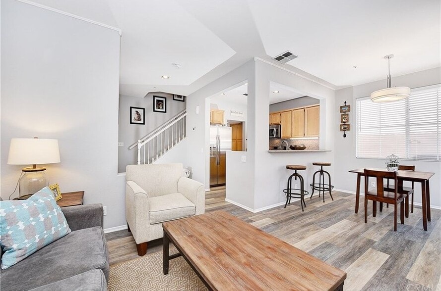 Building Photo - 20 Trofello Ln