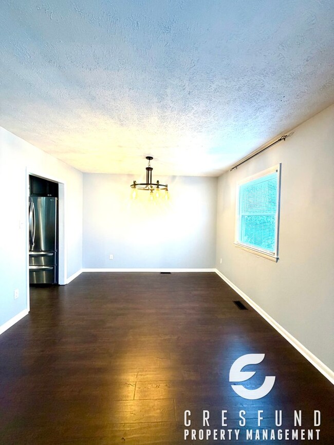 Building Photo - Charming 3 Bedroom 2 Bath Open Concept (Pet Friendly)