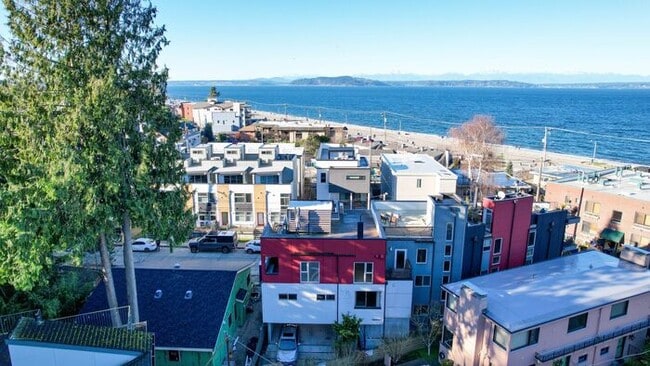 Building Photo - Stunning Air Conditioned Alki Condo Overlooking Majestic Puget Sound!
