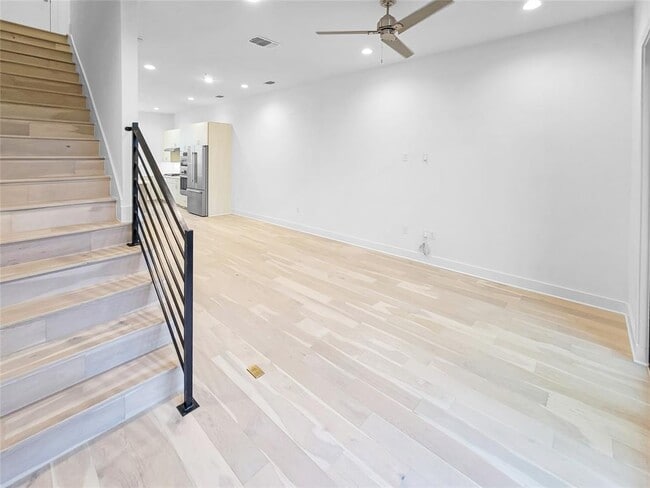 Building Photo - 3807 Threadgill St