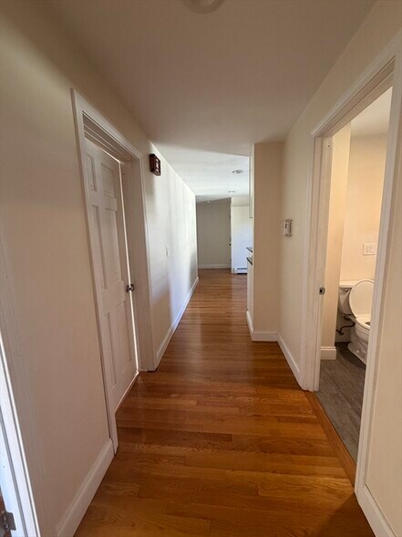 Building Photo - 30 Newhall St