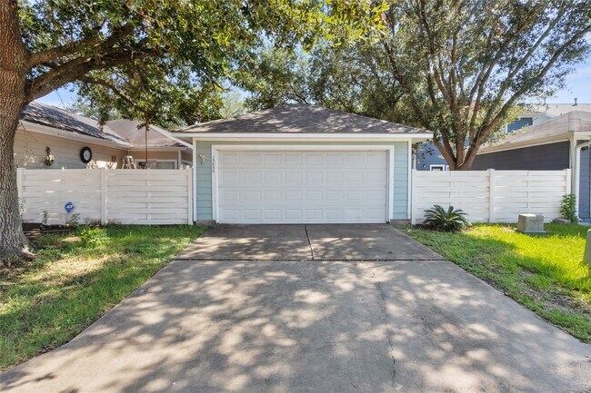 Building Photo - 15835 S Alley Ct