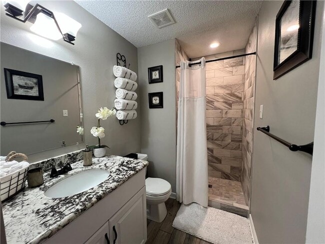 Building Photo - 584 Jack Dr