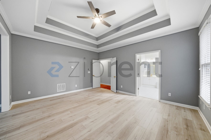 Building Photo - 2505 Madison Commons