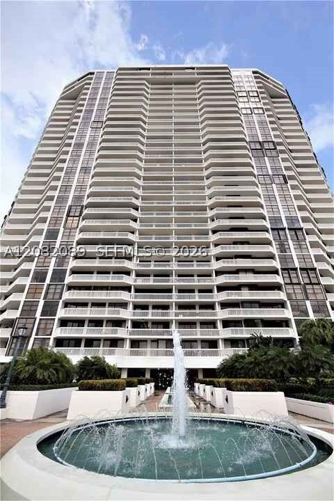 Building Photo - 1000 E Island Blvd