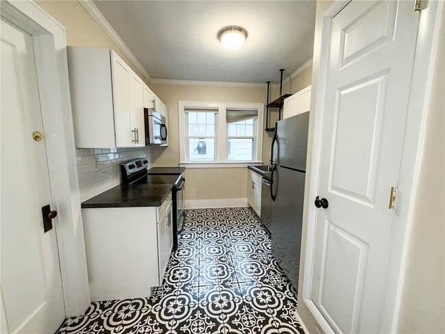 Building Photo - 12 Boardman St