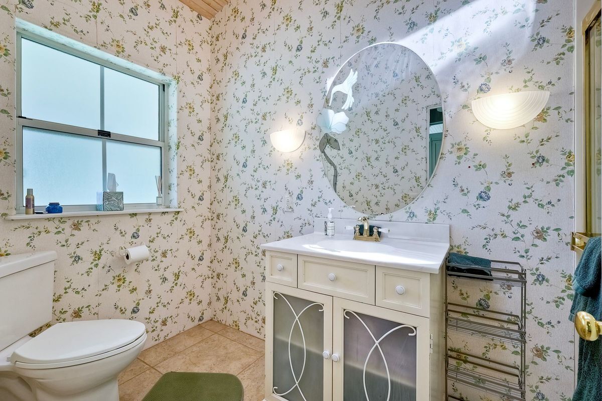 Building Photo - 22242 Little Klondike Rd