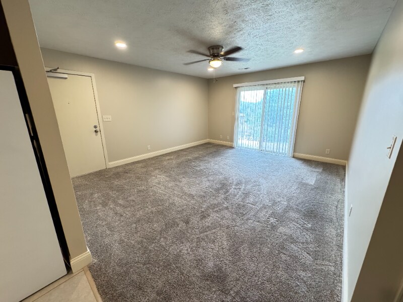 Building Photo - 5100 Emerald Dr