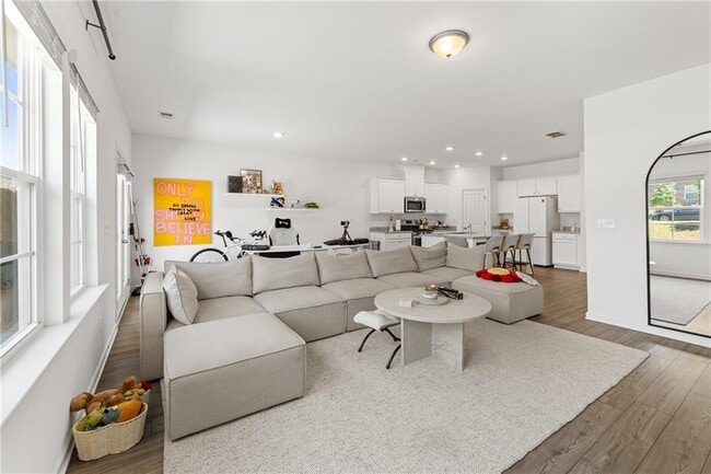 Building Photo - 575 Sausalito Walk