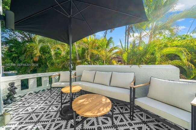 Building Photo - 151 NE 43rd St