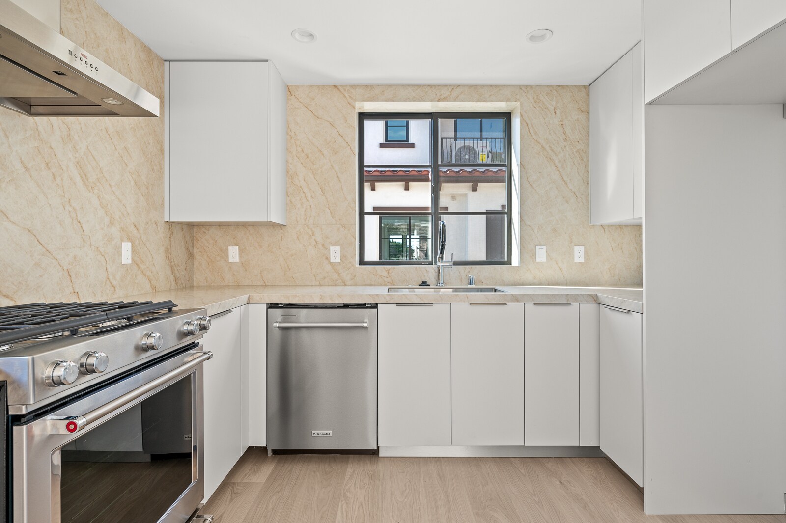 Building Photo - 200 S 2nd Ave