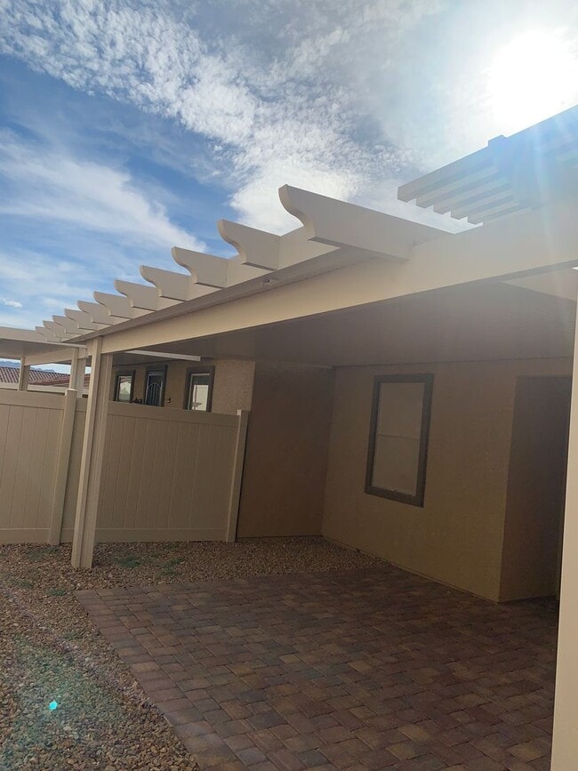 Building Photo - 2697 Crystal Blue St