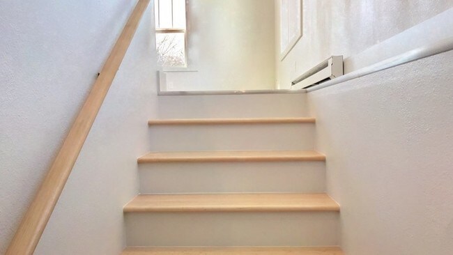 Building Photo - 1112 King Rd