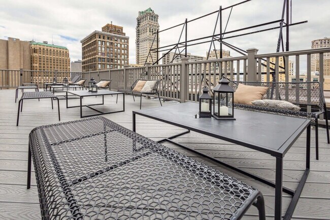 Building Photo - 111 State St