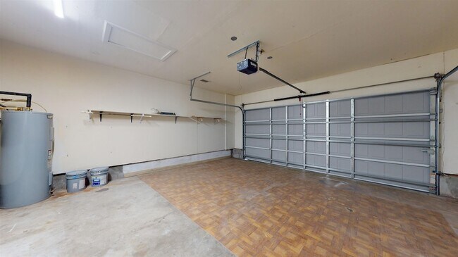 Building Photo - 620 Segovia Rd