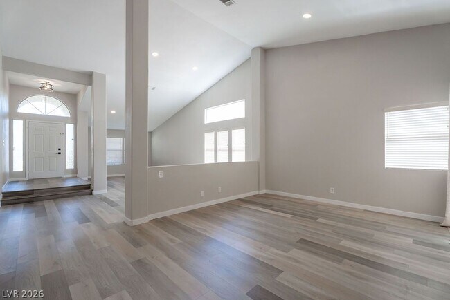 Building Photo - 1735 Navarre Ln