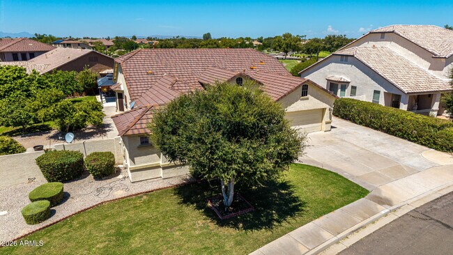 Building Photo - 2801 E Lindrick Dr