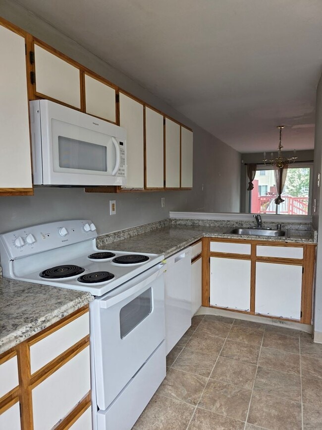 Building Photo - Townhouse in Newark/Bear Area