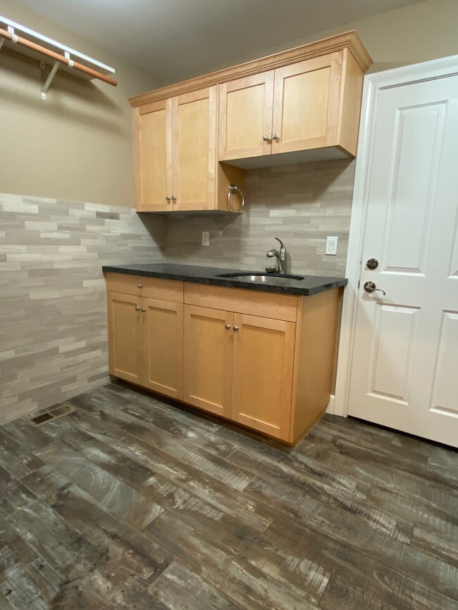 Building Photo - 12609 Oak Cir