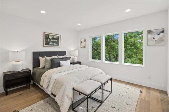 Building Photo - 4758 Green Lake Way N