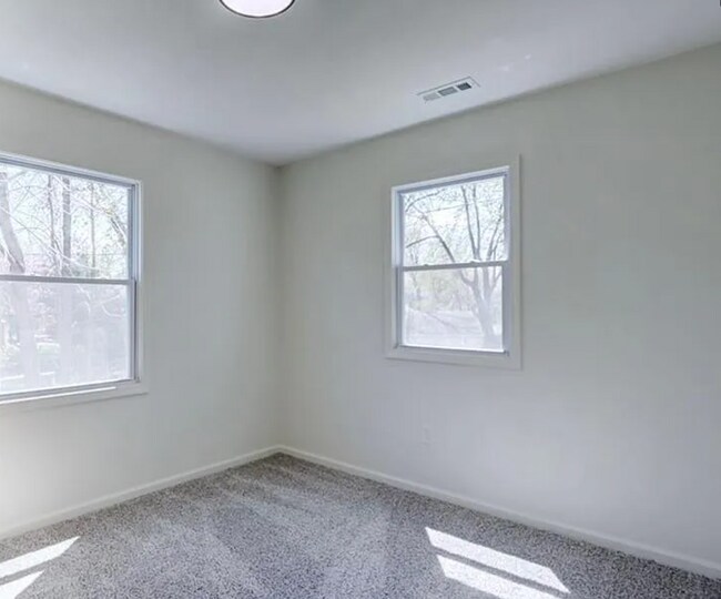 Building Photo - Beautifully remodeled 4-bedroom, 2-bath ho...