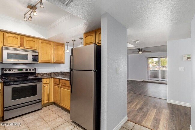 Building Photo - 3434 W Danbury Dr