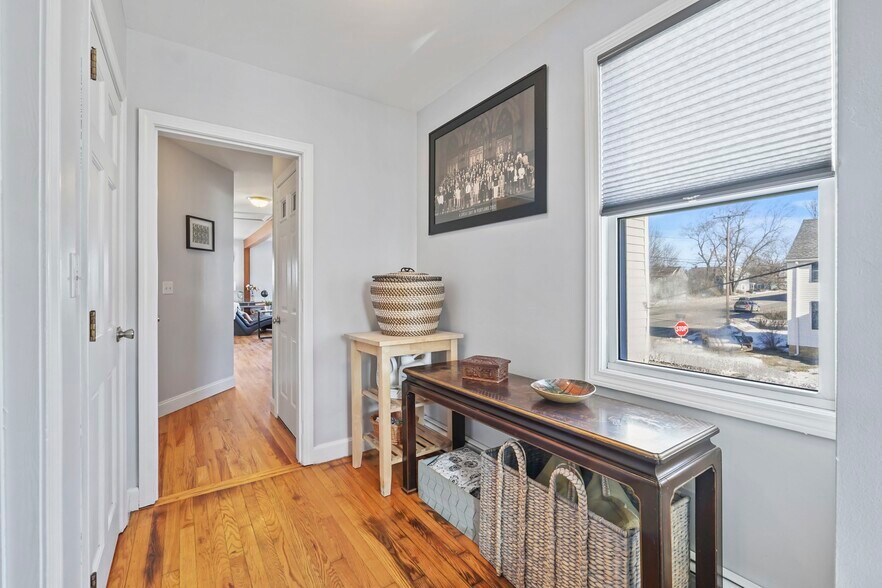 Building Photo - 372 Broadway