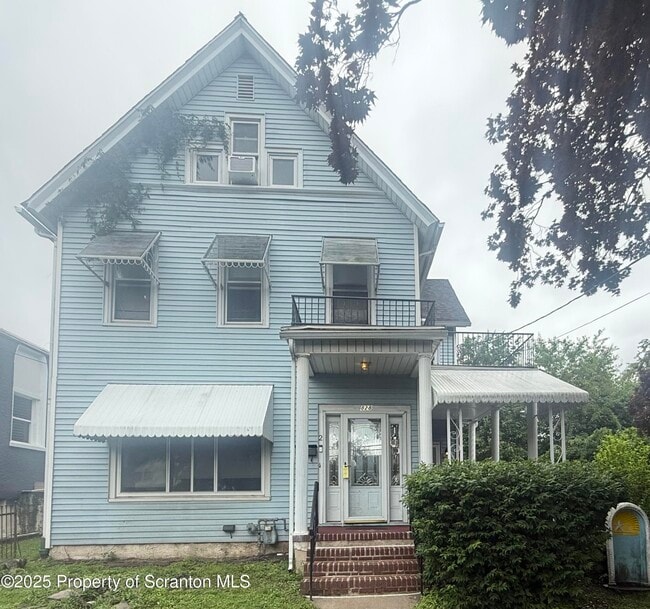 Primary Photo - 828 Cedar Ave