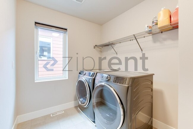 Building Photo - 12220 SE 251st Pl