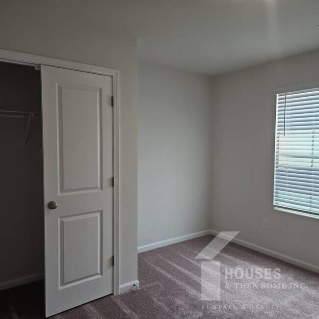 Building Photo - 338 Prosperity Ln