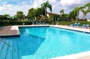 Building Photo - 211 Lake Pointe Dr