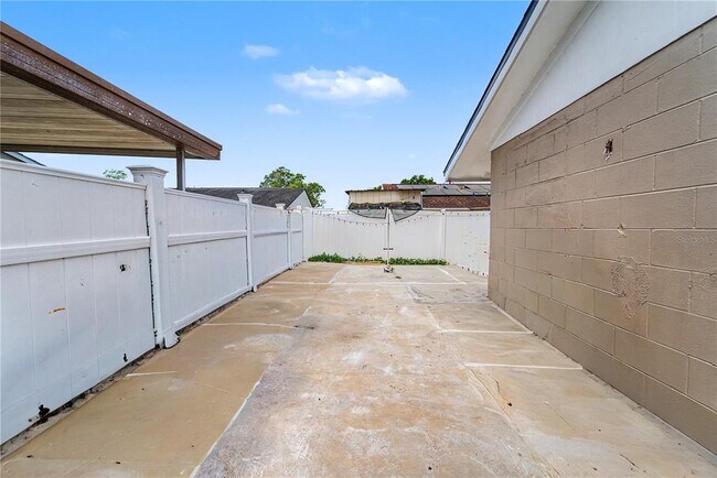 Building Photo - 8304 Dasa Pl