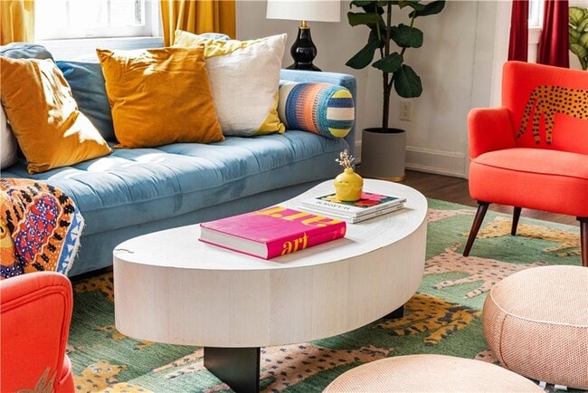 Building Photo - 1031 Austin Ave NE