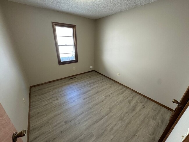 Building Photo - 1158 S Craig Ave