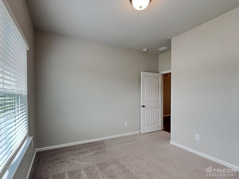 Building Photo - 229 Barbour Farm Ln