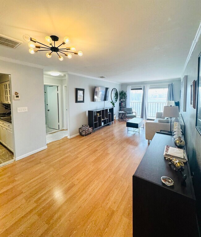 Building Photo - 603 55th St